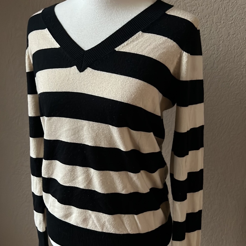 Soft Lightweight Sweater - Picture 2 of 10